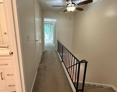 75 Leslie Road - Photo Thumbnail 10