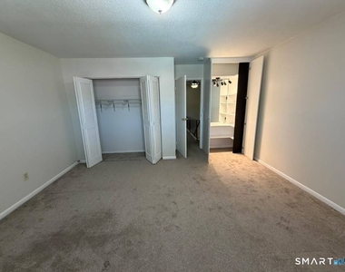 75 Leslie Road - Photo Thumbnail 12