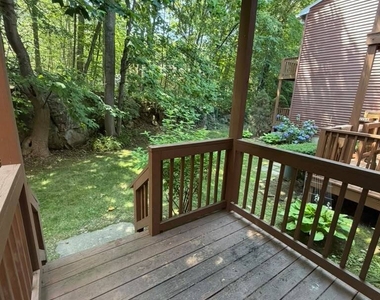 75 Leslie Road - Photo Thumbnail 8