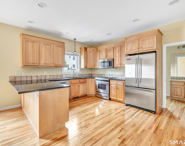 36 Pawtucket Avenue - Photo Thumbnail 11