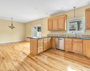 36 Pawtucket Avenue - Photo Thumbnail 12