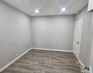 1810 Dixwell Avenue - Photo Thumbnail 6
