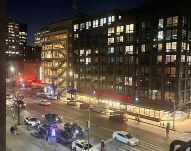 East 12th Street - Photo Thumbnail 8