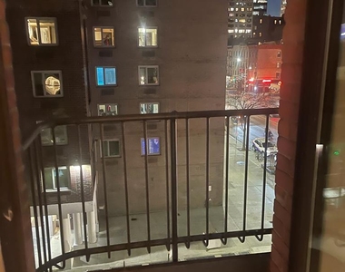 East 12th Street - Photo Thumbnail 7