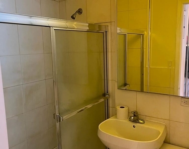 238 East 36th Street - Photo Thumbnail 4