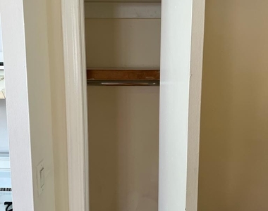 238 East 36th Street - Photo Thumbnail 6