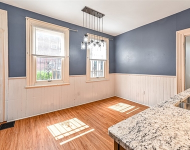 617 Avery St - Photo Thumbnail 9