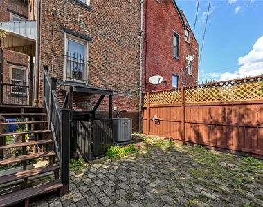 617 Avery St - Photo Thumbnail 2