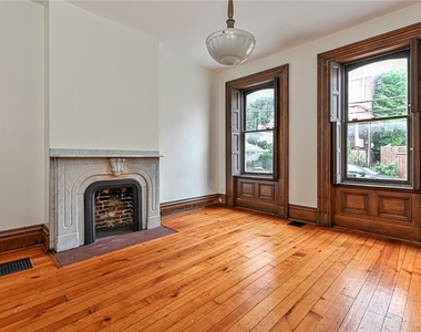 617 Avery St - Photo Thumbnail 12