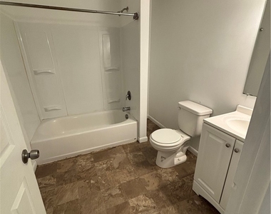 3917 Perrysville Ave Unit 4 - Photo Thumbnail 8