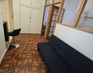 31 East 30th Street - Photo Thumbnail 3