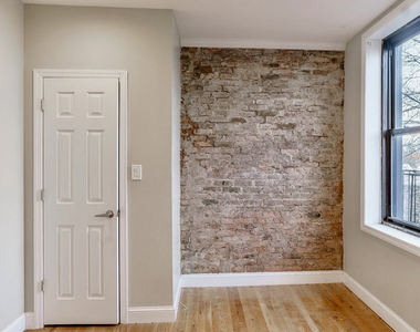 607 Gates Avenue - Photo Thumbnail 4