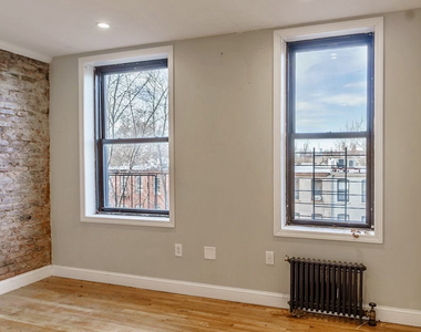 607 Gates Avenue - Photo Thumbnail 3