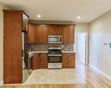 607 Gates Avenue - Photo Thumbnail 1