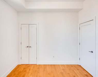 55-27 Myrtle Avenue - Photo Thumbnail 6
