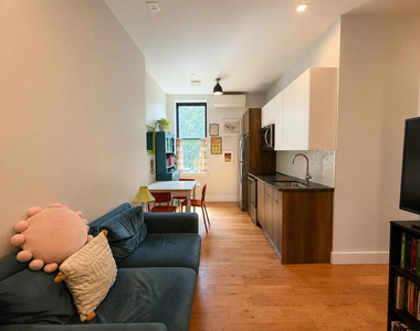 483 Evergreen Avenue - Photo Thumbnail 10