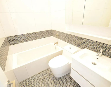 992 Broadway - Photo Thumbnail 5