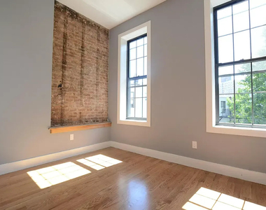 992 Broadway - Photo Thumbnail 4