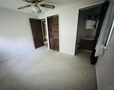 5336 Caughdenoy Road - Photo Thumbnail 9
