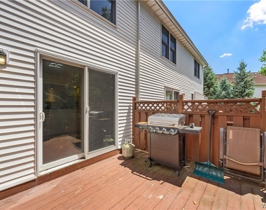 5411 Village Station Circle - Photo Thumbnail 4