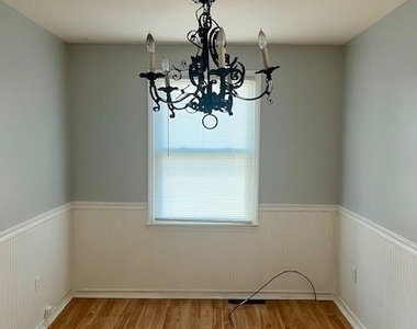 199 Fairgreen Drive - Photo Thumbnail 4