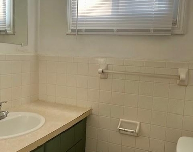 199 Fairgreen Drive - Photo Thumbnail 10