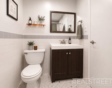 93 Underhill Avenue - Photo Thumbnail 11