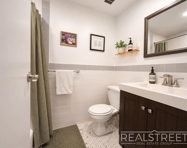 93 Underhill Avenue - Photo Thumbnail 10