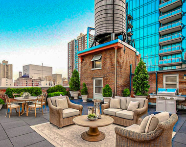 240 East 35th Street - Photo Thumbnail 4