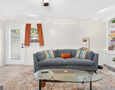 135 Dennis Drive - Photo Thumbnail 2