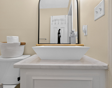 135 Dennis Drive - Photo Thumbnail 8