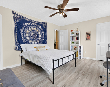 135 Dennis Drive - Photo Thumbnail 9