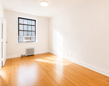 107 East 63rd Street - Photo Thumbnail 3