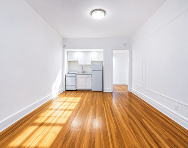214 East 51st Street - Photo Thumbnail 1