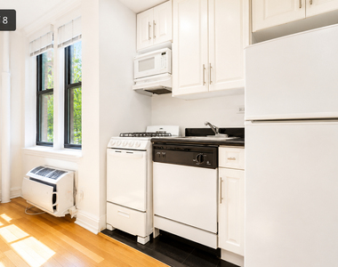 214 East 51st Street - Photo Thumbnail 1