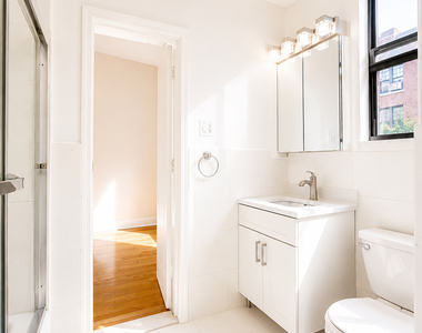 107 East 63rd Street - Photo Thumbnail 5