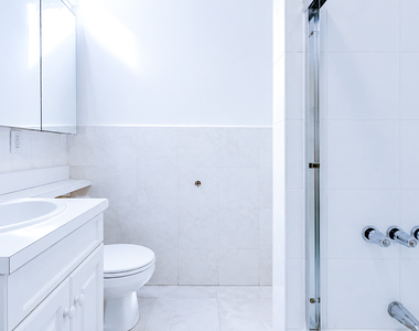 214 East 51st Street - Photo Thumbnail 3