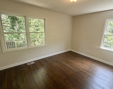 107 Stanley Terrace - Photo Thumbnail 29