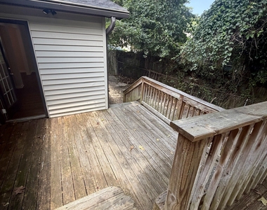 107 Stanley Terrace - Photo Thumbnail 35