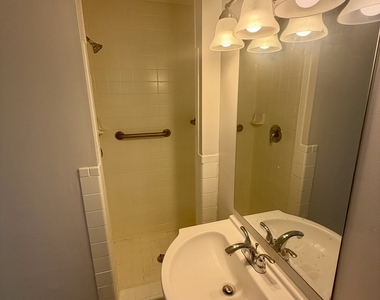 107 Stanley Terrace - Photo Thumbnail 32