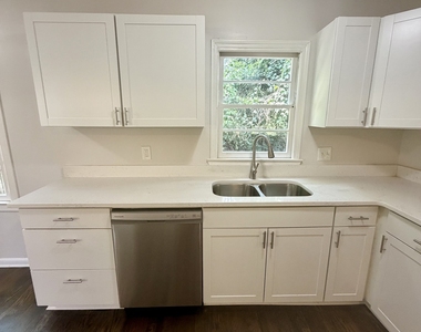 107 Stanley Terrace - Photo Thumbnail 13