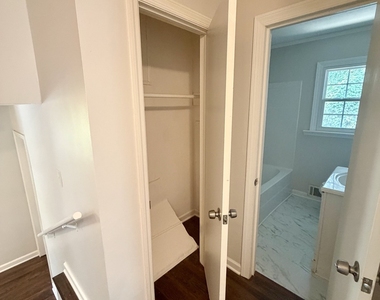 107 Stanley Terrace - Photo Thumbnail 24
