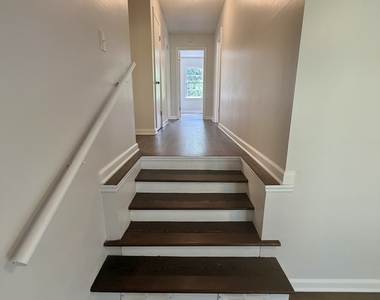 107 Stanley Terrace - Photo Thumbnail 19