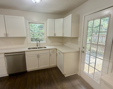 107 Stanley Terrace - Photo Thumbnail 17