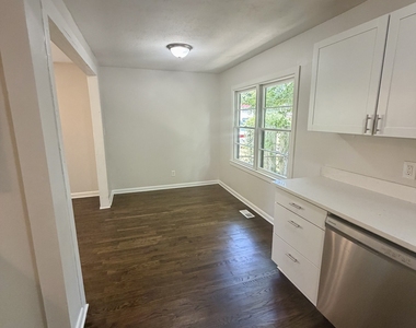107 Stanley Terrace - Photo Thumbnail 12