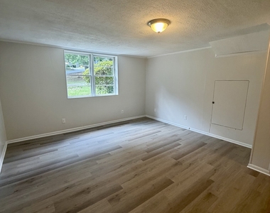 107 Stanley Terrace - Photo Thumbnail 40