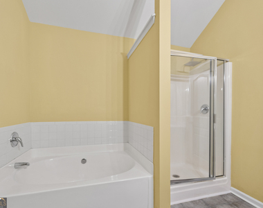 1110 Pepper Lane - Photo Thumbnail 10