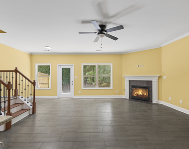 1110 Pepper Lane - Photo Thumbnail 7