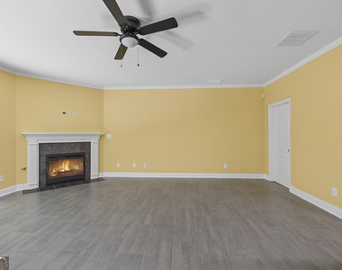 1110 Pepper Lane - Photo Thumbnail 6