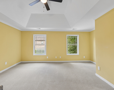 1110 Pepper Lane - Photo Thumbnail 8
